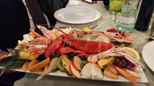 Una pietanza che, secondo la storia, fu portata dai catalani che invasero l'isola nel xiv secolo. La Catalana Di Astice Picture Of Ristorante Pizzeria L Undicesimo Reggello Tripadvisor