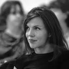 Wie is…. Julia?! Julia is kinder- en jeugd klinisch psycholoog en is in  opleiding tot psychotherapeut in de specialistische geestelijke  gezondheidszorg. Met al haar kennis is ze een enorm fijne vraagbaak over