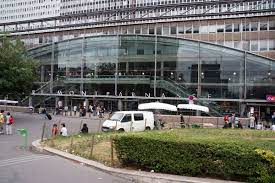 Travelling in the direction airport > gare montparnasse, buses operate between 5:45 am and 10:45 pm. Gare Montparnasse Wikidata