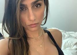 Mia khalifa is aware of the popular, common misconception that she made million and. Ex Atriz Porno Mia Khalifa Impressiona Com Antes E Depois De Rinoplastia