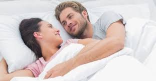 Apa yang membuat wanita mau melakukan hubungan seksual dengan seseorang yang baru dia kenal? Selain Dengan Lidah Begini Cara Bangkitkan Gairah Wanita Di Ranjang