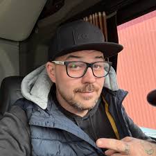 Der erste Knaller für dieses Jahr. Dieser Wunderschöne MAN TGX E6 der Firma  Kirn Spedition und Logistik. Fahrer : Basti Tonnius Ein Traum in  Rot/Schwarz Dänisch Plüsch mit beigen Leder/Alcantara. Gemacht wurden :