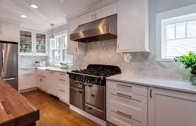 Small Kitchen Remodeling Ideas From Jm Kitchen And Bath Denver Https Www Jmwoodwork Kitchen Remodel Small Modern Shaker Kitchen Contemporary Kitchen Cabinets