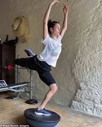 Jagger was 73 when hamrick gave birth to their son in 2016. Mick Jagger Seine Ballerina Freundin Melanie Hamrick 32 Zeigt Ihre Unglaubliche Starke Aktuelle Boulevard Nachrichten Und Fotogalerien Zu Stars Sternchen