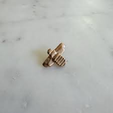 gold bee pin