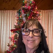 Paulette Vick's Instagram, Twitter & Facebook