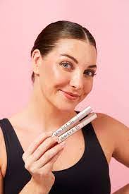 Daisy Kelly's Instagram, Twitter & Facebook