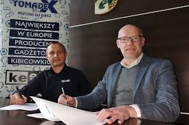 Gks bełchatów entered poland's division 4 in 1977 and gained promotion to division 3 after four years. Beda Nowe Stroje Dla Pilkarzy Z Belchatowa Dziennik Lodzki