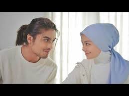 Sebenarnya ben amir bukanlah nama baharu dalam industri, dia telah memulakan karier sejak tahun 2013 namun kehadirannya tidak begitu. Mv Mira Filzah Ben Amir Sweet Dream Youtube