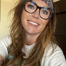 Another set of Paperwork In🤩🤩 I'm thrilled for this hospital worker who's  spent almost 30 years serving others and is now looking forward to a  well-deserved retirement in the next year or