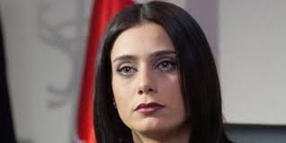 Kurtlar Vadisi Nin Savci Leyla Si Cigdem Batur Hayranlarini Ters Kose Yapti