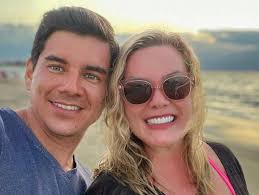 Úrsula Strenge celebra sus 51 años con un mensaje especial de su novio,  Isaac Delgado