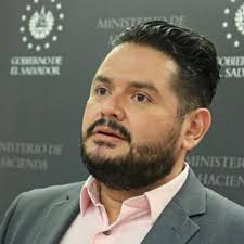 ElSalvador Según filtración de base de datos del ISSS, el presidente del  BCR, Douglas Rodríguez, tiene un jugoso salario de $41,400 mensuales. Sí,  leyó bien Cuarenta y un mil 400 dólares mensuales. #