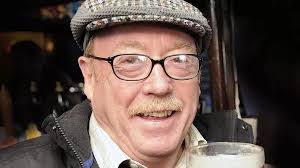 Paul Routledge's Instagram, Twitter & Facebook