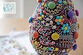 Avete deciso di indulgere loro figli gustosissima uova di cioccolato fatti in casa. Uovo Di Cioccolato Decorato