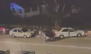 Adakah anda memerlukan pinjaman cepat dengan kadar faedah yang relatif rendah serendah 2% ?, cari lagi kerana linda moore firma pinjaman menawarkan pinjaman perniagaan, pinjaman peribadi, pinjaman rumah, pinjaman kereta, pinjaman pelajar, pinjaman penyatuan hutang e.t.c. 3 Lelaki Lari Pemeriksaan Langgar Kereta Peronda Polis