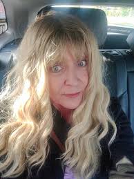 Förlåt här alla som bryr sim men so. I tidigare utkast jag är i fb fängelse  kan ej skriva i messenger dem någon tror jag säljer mig sj😅🤣🤣🤣 den  tiden finns inte