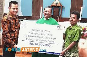 Daftar gereja di kota sragen. Gereja Katolik Santa Perawan Maria Fatima Sragen Kabupaten Sragen Jawa Tengah Places Pangkatan Sumatera Utara Indonesia Churchcatholic Church Gereja Katolik Santa Maria Dari Fatima