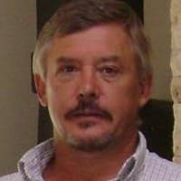 On Wings of Eagles: The Inspiring True Story of One Man's Patriotic  Spirit-and His Heroic Mission to Save His Countrymen: Follett, Ken:  9780451163530: Amazon.com: Books