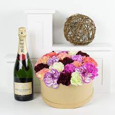 Sending stunning fresh flowers is of course very impressive and anyone likes the sight let us introduce you to our champagne, which we use throughout our flower gift sets and also hampers. Champagne Flowers Simple Surprise Flowers Champagne Gift New York Blooms