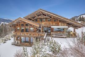 Emplacement Privilegie Pour Ce Luxueux Chalet Situe Au Mont D Arbois Beneficiant De La Proximite Des Pistes Et Du Golf D Une Avec Images Chalet Bois Chalet Chalet Suisse