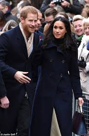 Crowds Gather For Harry And Meghan S First Walkabout Daily Mail Online Prince Harry And Megan Prince Harry And Meghan Meghan Markle Prince Harry