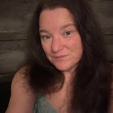 Happy 9 year anniversary Leah Beasley Parkins! That $25 dollars we paid for  our wedding was the best money we ever spent! 😄 Thank you for loving me  and believing in me.