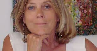 Diane Redmond's Instagram, Twitter & Facebook