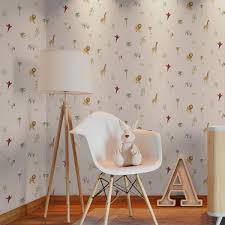 Papel De Parede Para Quarto De Bebe 2020 De 40 Modelos Para Voce Escolher A combinação é forte e o papel de um papel de parede de quarto muito simples com riscas cinzentas e brancas cria alguma dinâmica no espaço fazendo sobressair a decoração escolhida. papel de parede para quarto de bebe