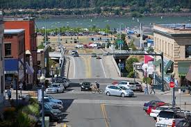Hood river is one of the most delightful places to visit in oregon. This Spring Spend A Weekend Exploring Hood River Where You Ll Find A Mix Of Outdoor Recreation Local Bounty And Unique History In The Backdrop Of The Columbia River Gorge And Mount Hood