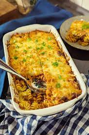 Einfacher Nudelauflauf mit Hackfleisch und Käse - Instakoch.de