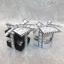 Comment Faire D 39 Un Simple Ballotin Un Bel Ecrin A Dragees Mariage Sobre Elegant Et Sophistique Qui Surprend Mariage Noir Et Blanc Dragees Dragees Mariage
