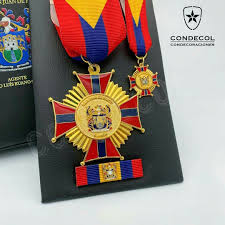 Pin De Cecilia Pimental En Nagrady Condecoraciones Medallas Militar