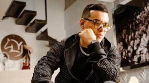 Yeison Jiménez respondió a seguidor que le dijo "crecido"