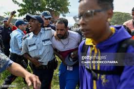 309 fotos e imágenes de alta resolución de Nina Acosta