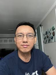 Nerd na nerd ang dating!😅😂🤣 Nagising ng 2:00 am dahil sa cramps sa  surgical area at hindi na makatulog kaya nagpost na lang at gumawa ng  dalawang content.😅😅😅 Laban lang si Dodong