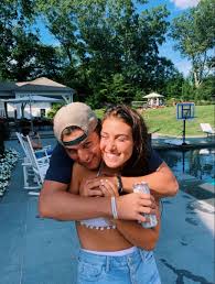 See more ideas about cute anime profile pictures, cute icons, anime best friends. Pinterest Zoewro Girlfriend Goals Boy And Girl Best Friends Cute Couples Goals