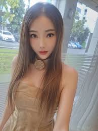 如果累了别亏待自己，经常来推个背，生活不一定很酷，但一定要有态度，开心就好，健康不是第一，而是唯一，人生下半场拼的就是健康。欧琪雅按摩师按摩手法独一无二，希望大家给个机会多多支持🙏⛩  Blk 742 Bedok reservoir #01-3119 (S) 470742 ⌚️9.00am to 10.30pm ...