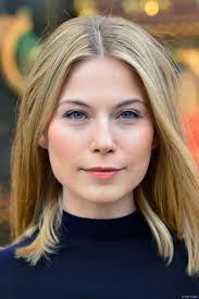 Nora waldstätten absolvierte von 2003 bis 2007 ein schauspielstudium an der universität der künste berlin. Nora Von Waldstatten Actrice Autrichienne Nora Von Waldstatten Deutsche Schauspieler Wunderschone Frau
