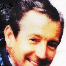 Pals pay fitting tribute to Tameside pub singer Johnny Rich