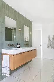 Carry the bath tray for tub safely with specially designed handles on the sides. Sarah Sherman Samuel Mandy Moore Jack Jill Bathroom Tour