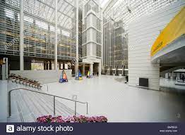 Call for senior specialists for the world bank's antimicrobial resistance (amr) program. World Bank Group Hq Hauptgebaude Atrium Innen Washington Dc Usa Stockfotografie Alamy