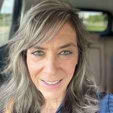 Look who's hungry! This time last week she was dehydrated, dying, and  covered in maggot eggs. Now she's chasing me down for breakfast.  #adoenamedlily