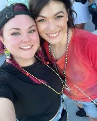 Renee Poole's Instagram, Twitter & Facebook