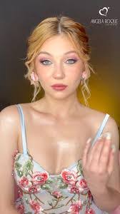 Angela Roque's Instagram, Twitter & Facebook