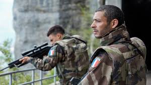 Une nouvelle adaptation de la guerre des mondes, la classique sf de h.g. La Guerre Des Mondes Sur Canal Une Invasion Extraterrestre Realiste Et Contemporaine News Series A La Tv Allocine