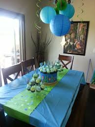 Bubble Guppies Table Cake Display I Like How She Used A Paper Border To Hide Cake Bubble Guppies Birthday Bubble Guppies Birthday Party Bubble Guppies Party