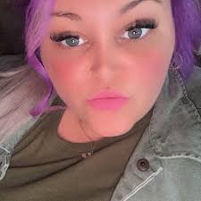 Teacher introduces herself and shares classroom medals