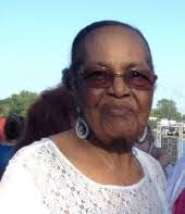 Essie Lee's Instagram, Twitter & Facebook