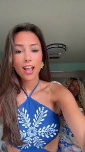 Renee Keogh's Instagram, Twitter & Facebook